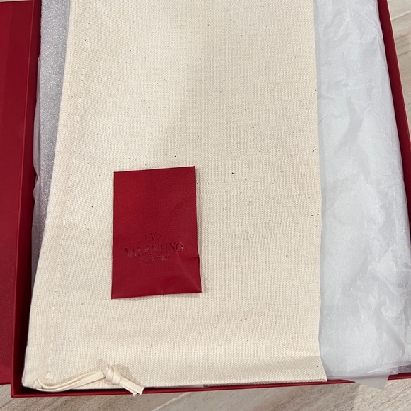 Brand New Valentino 70mm - Picture 5 of 5